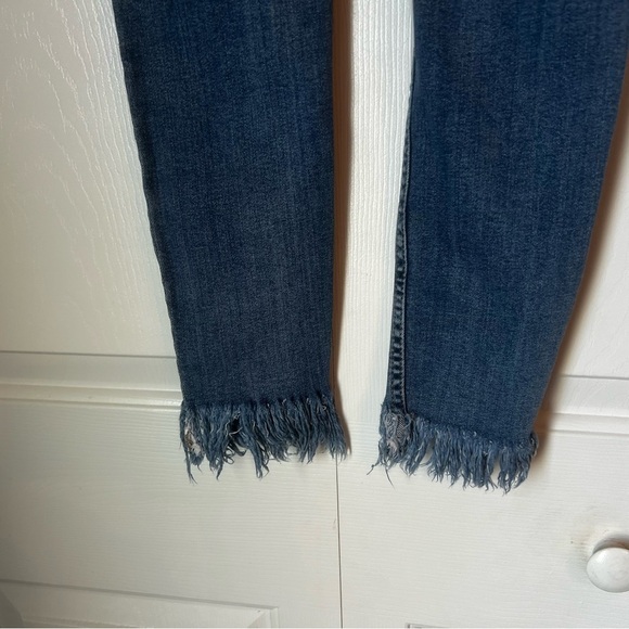 Women’s Free People Great Heights Frayed Skinny Jeans - Picture 7 of 8